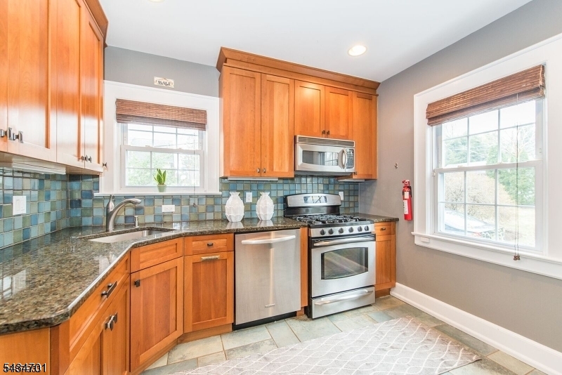 2 Inness Place Glen Ridge, NJ 07028 - Photo 8 of 25