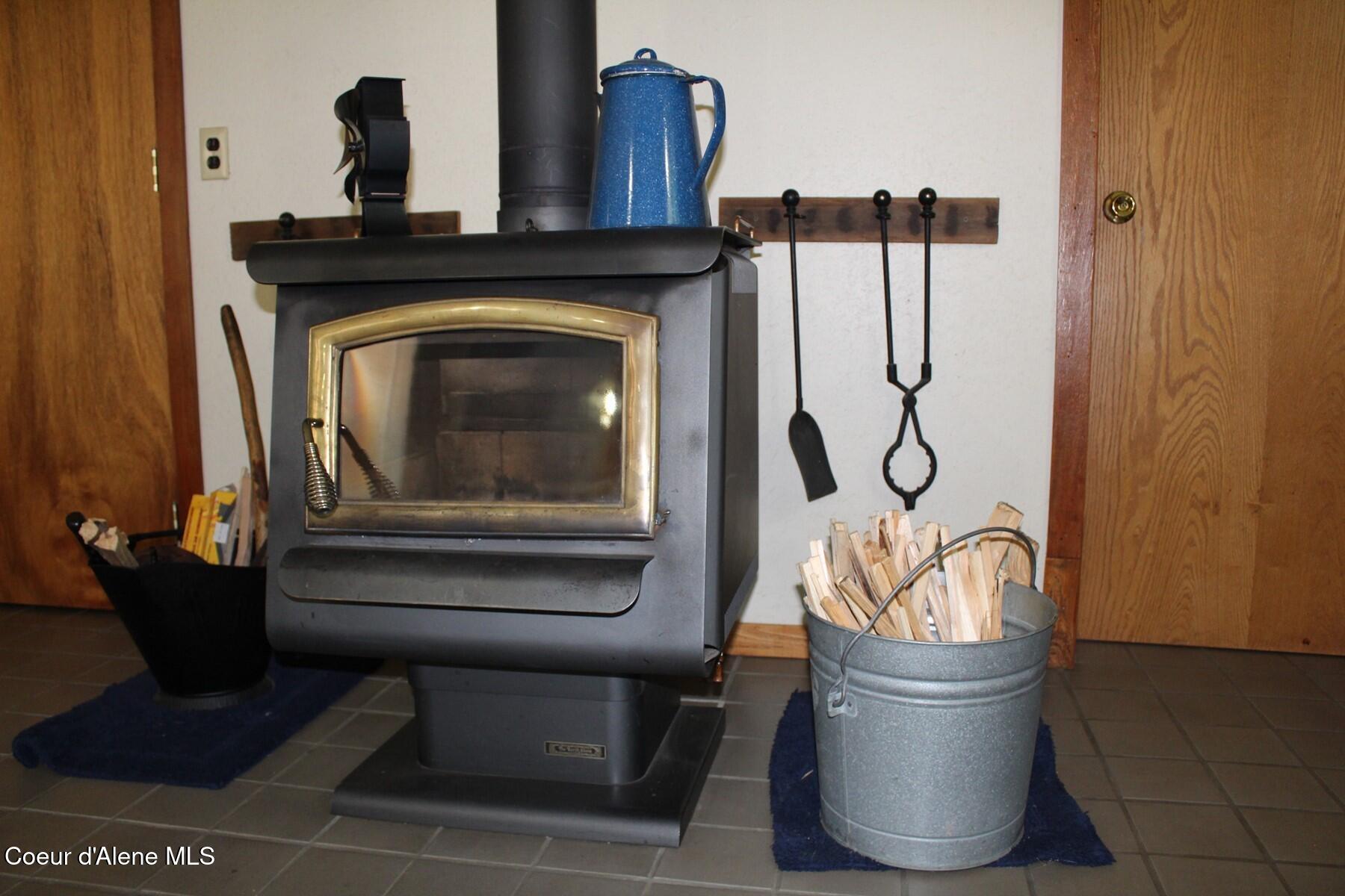 788 Gold Cup Mountain Road Laclede, ID 83841 - Photo 17 of 64 Woodstove