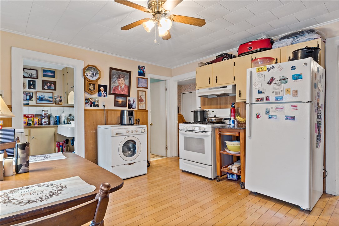 8 Pond Street Westerly, RI 02891 - Photo 17 of 38 Unit 2