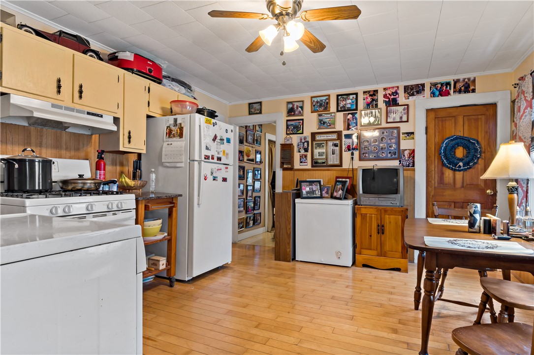 8 Pond Street Westerly, RI 02891 - Photo 20 of 38 Unit 2