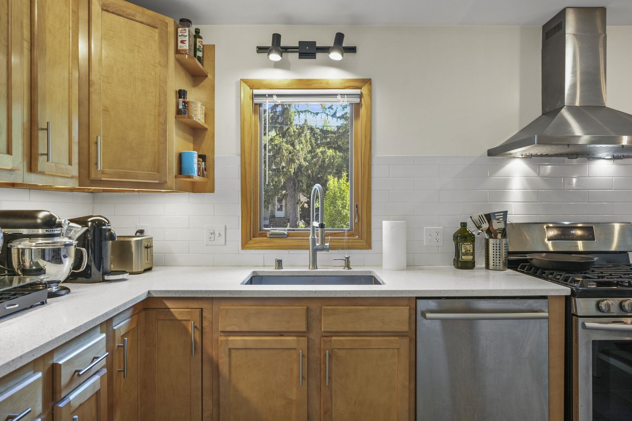 3140 James Street Madison, WI 53714 - Photo 13 of 46