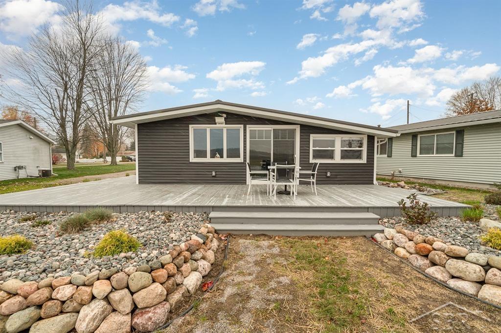 263 Twin Lake Road Beaverton, MI 48612 - Photo 1 of 15