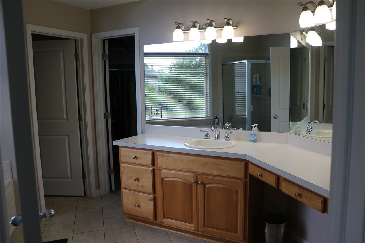 1492 Reid Road Grand Blanc, MI 48439 - Photo 18 of 30 master bathroom