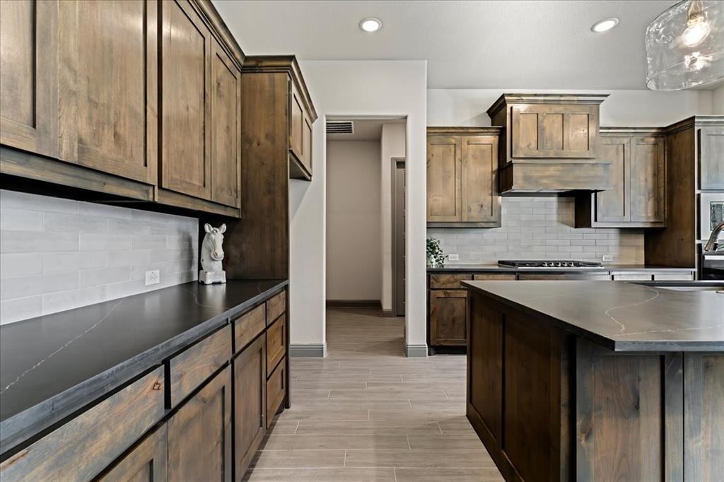 131 Spring Valley Road Paradise, TX 76073 - Photo 9 of 37 Gallery Image 9