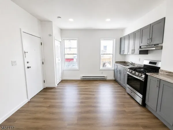 $1,450 | 76 Market Street, Unit 2, Paterson, NJ 07505