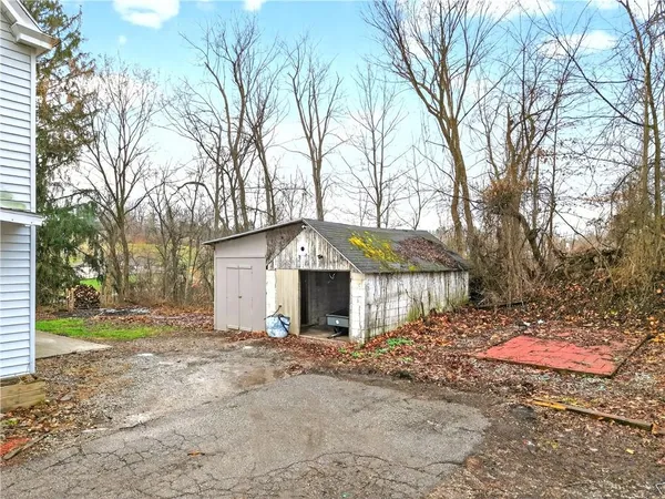 a picture of a wall with white walls