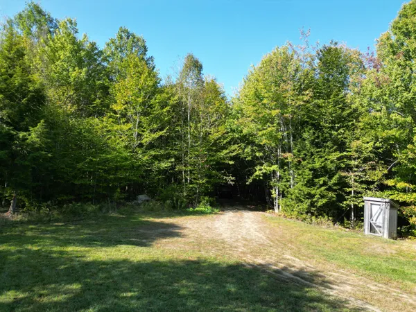 $189,000 | 73 Homestead Drive, Lakeville, ME 04487