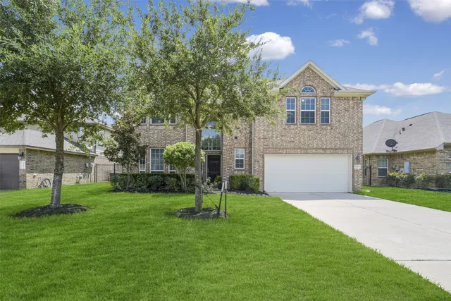 $364,999 | 9815 Shimmering Lakes Drive, Rosharon, TX 77583