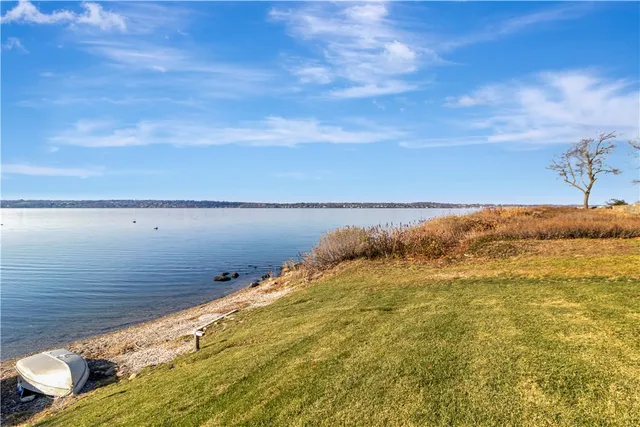 $795,000 | 89 North Court, Tiverton, RI 02878