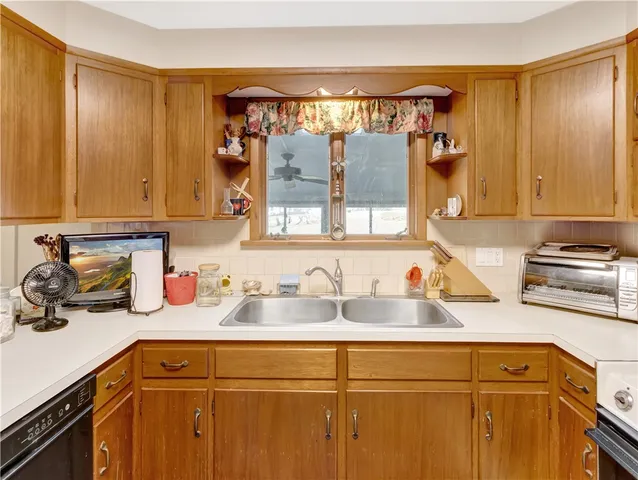 $795,000 | 89 North Court, Tiverton, RI 02878