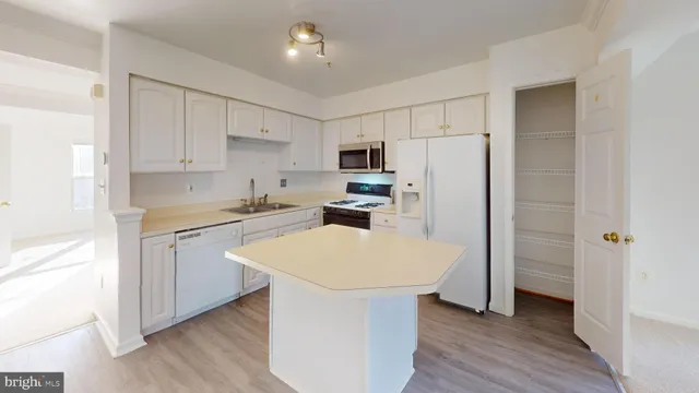 $3,400 | 26071 Ridge Manor Drive, Damascus, MD 20872