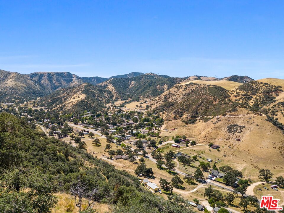 0 Lebec Oaks Road Lebec, CA 93243 - Photo 5 of 13 a view of a large mountain with mountains in the background