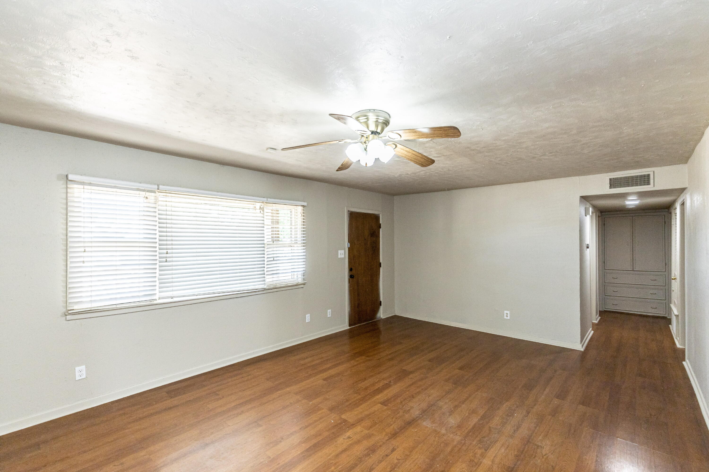 4431 Jarvis Street Lubbock, TX 79416 - Photo 16 of 32 4431 Jarvis-16