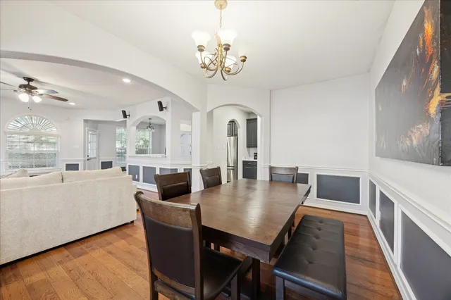 $2,400 | 6426 East Linpar Court, Houston, TX 77040