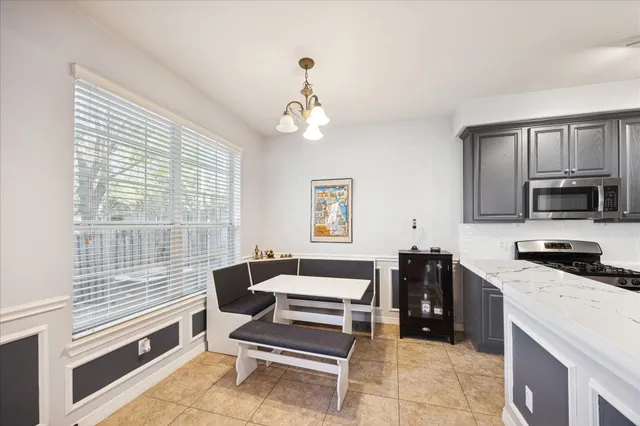 $2,400 | 6426 East Linpar Court, Houston, TX 77040