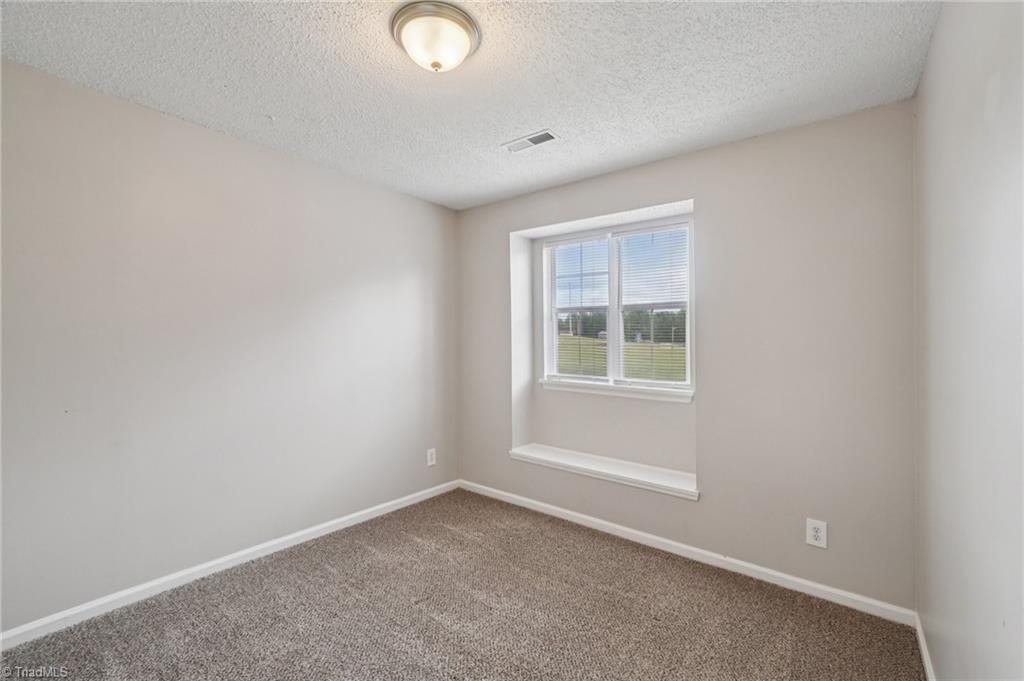3221 Pipers Way High Point, NC 27265 - Photo 21 of 27
