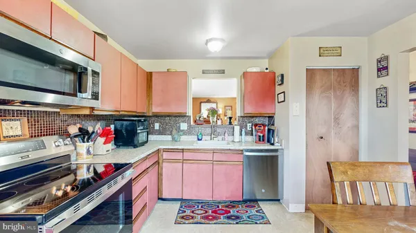 $339,900 | 15 Ingrid Court, Wilmington, DE 19808