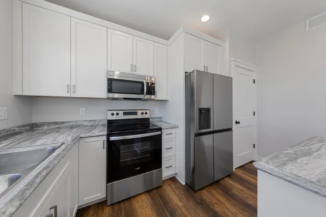 $299,900 | 819 Viburnum Street, Belle Plaine, MN 56011