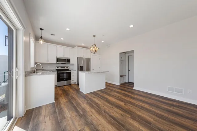 $299,900 | 819 Viburnum Street, Belle Plaine, MN 56011