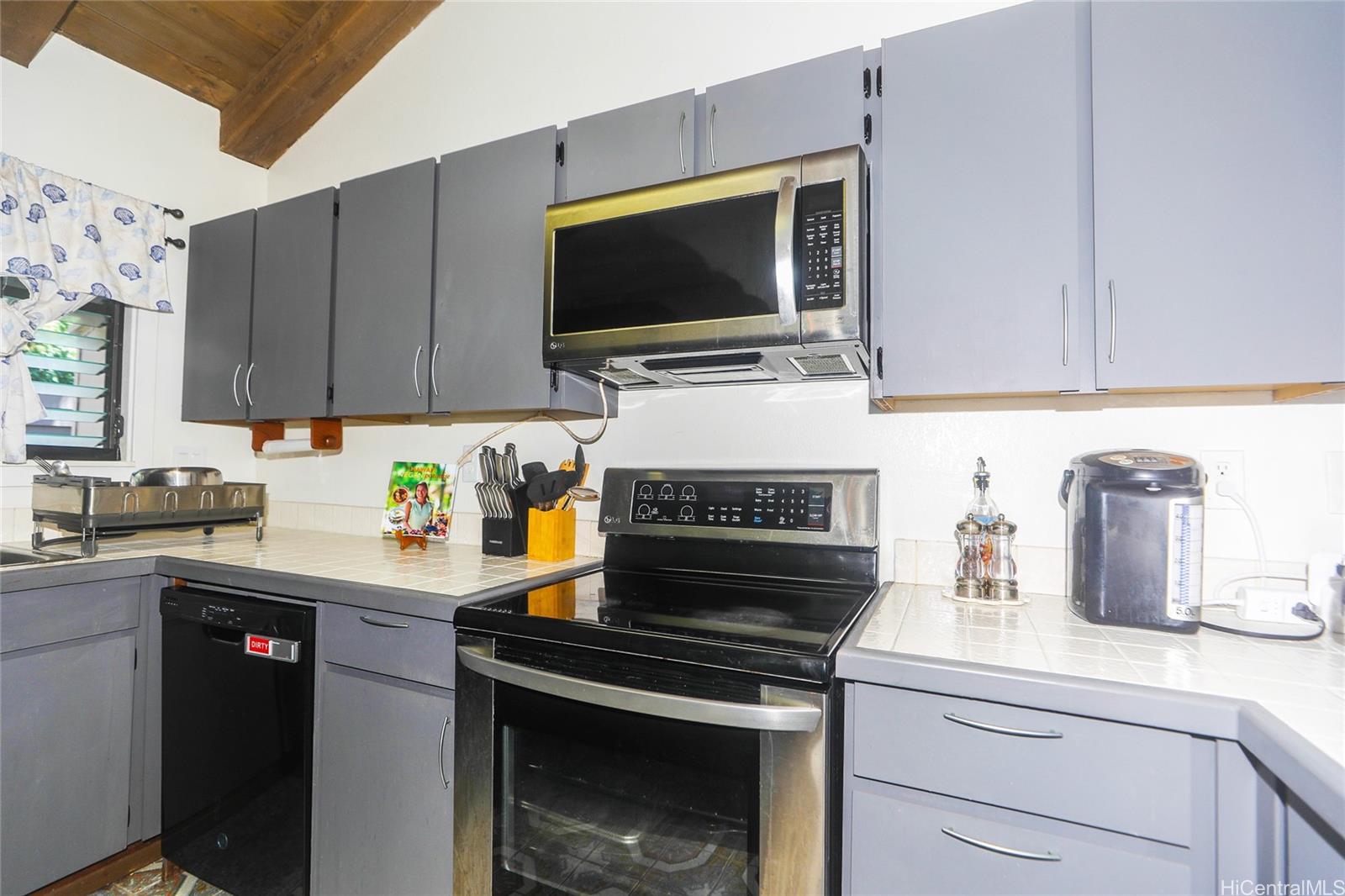 45-995 Wailele Road, Unit 8 Kaneohe, HI 96744 - Photo 15 of 25 Most appliances are less than 2 years old.