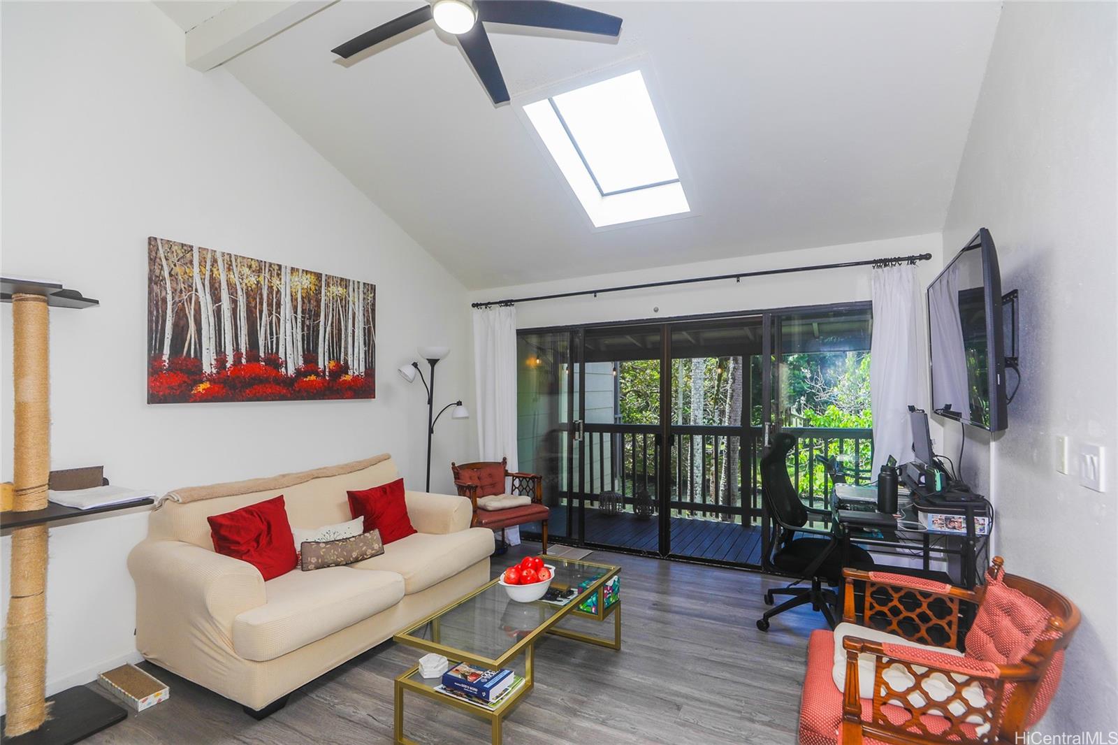 45-995 Wailele Road, Unit 8 Kaneohe, HI 96744 - Photo 6 of 25 Living area has vaulted ceilings and open up to the lanai & stream.