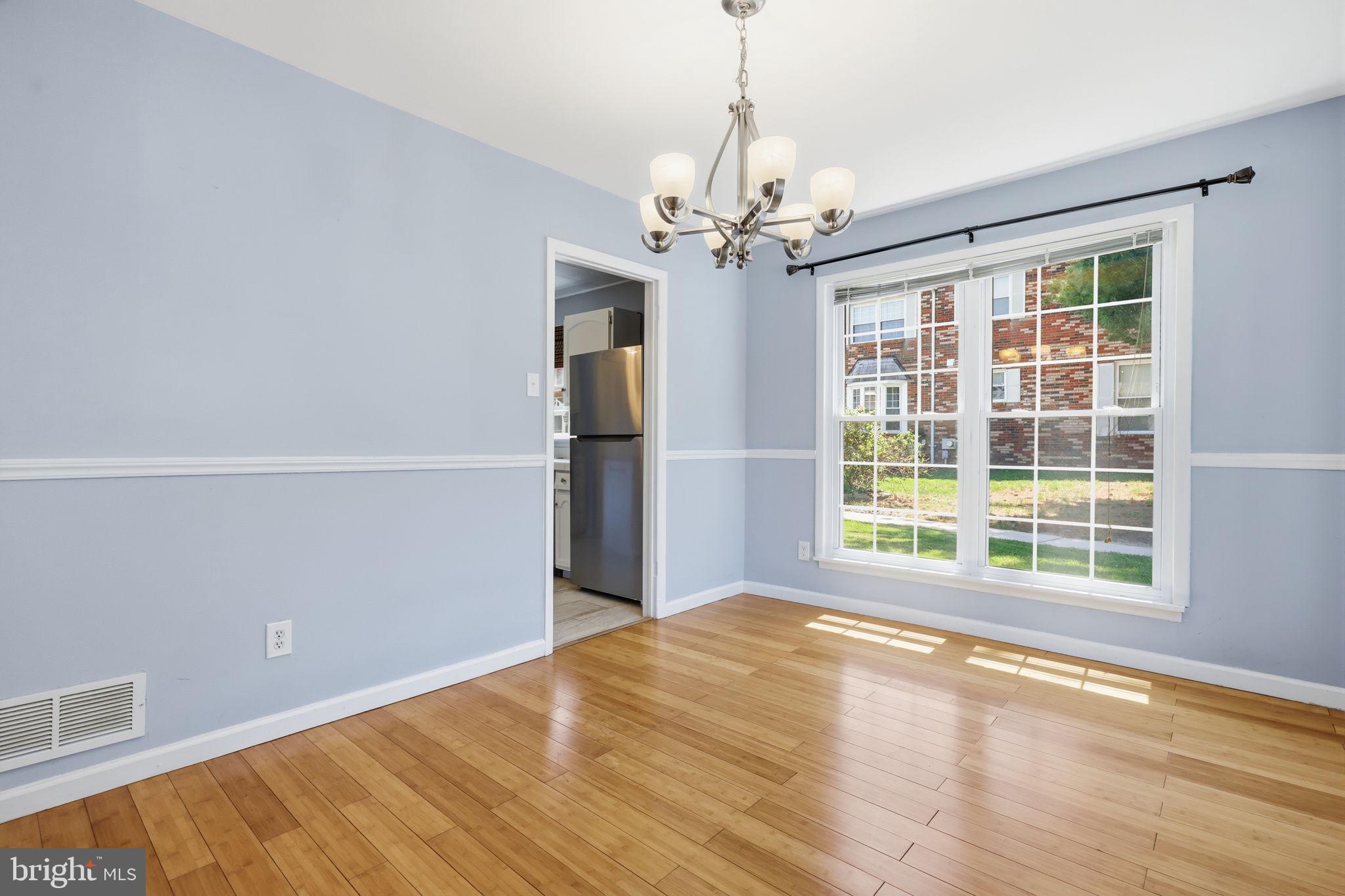 392 Rutgers Court Bensalem, PA 19020 - Photo 5 of 23 Gallery Image 5