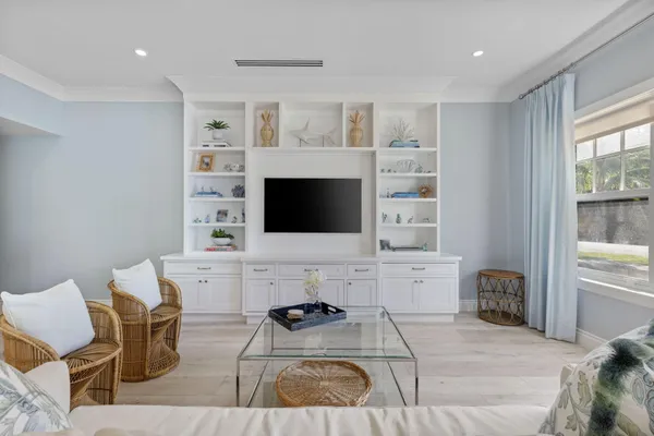 $12,000 | 311 Cocoanut Row, Unit 101, Palm Beach, FL 33480