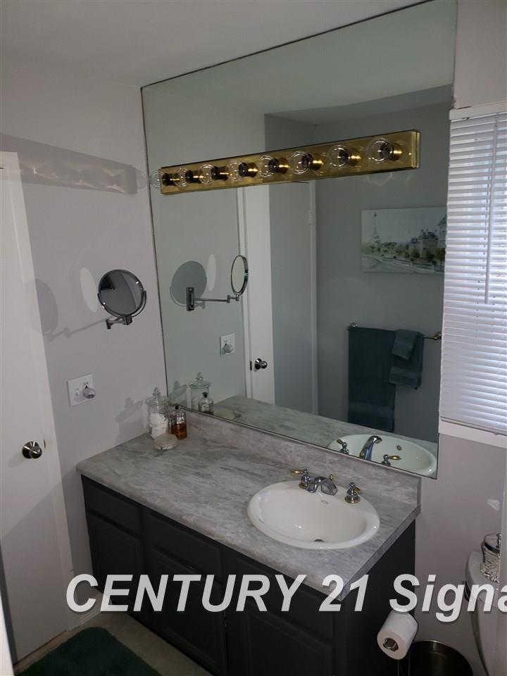 1056 Ramsgate Road Flint, MI 48532 - Photo 19 of 23