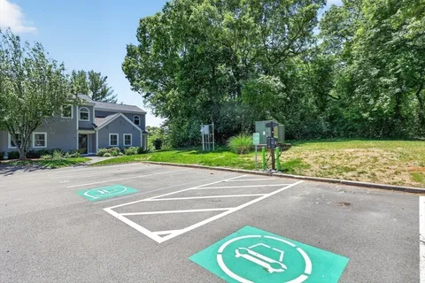 $659,000 | 402 Tuckers Lane, Unit 402, Hingham, MA 02043