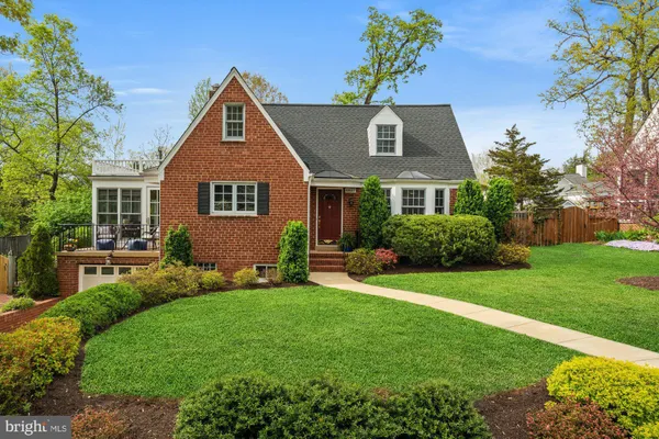 $1,285,000 | 4857 Yorktown Boulevard, Arlington, VA 22207