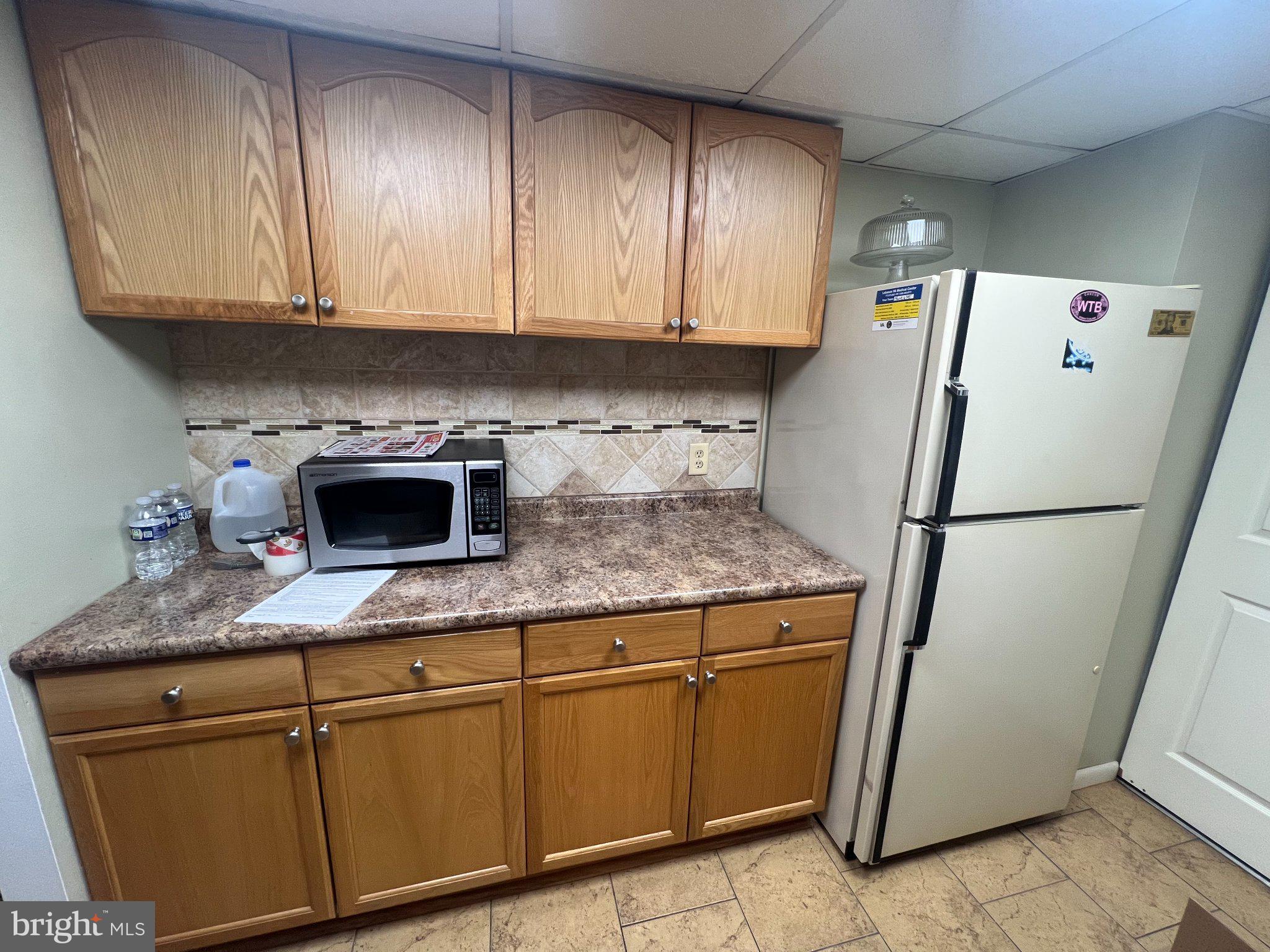 2904 State Hill Road, Unit F9 Reading, PA 19610 - Photo 14 of 30 Cozy kitchen with modern essentials.