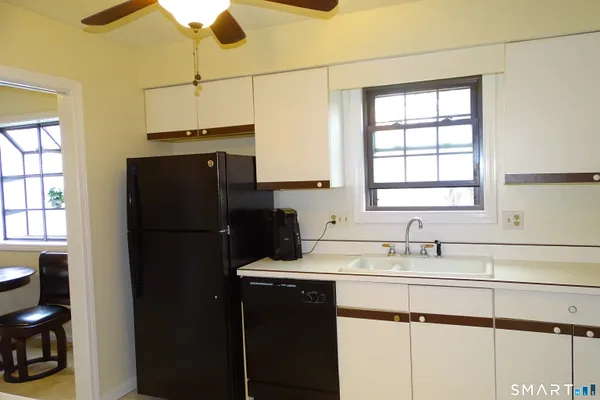 $2,295 | 124 Village Lane, Unit 124, Branford, CT 06405