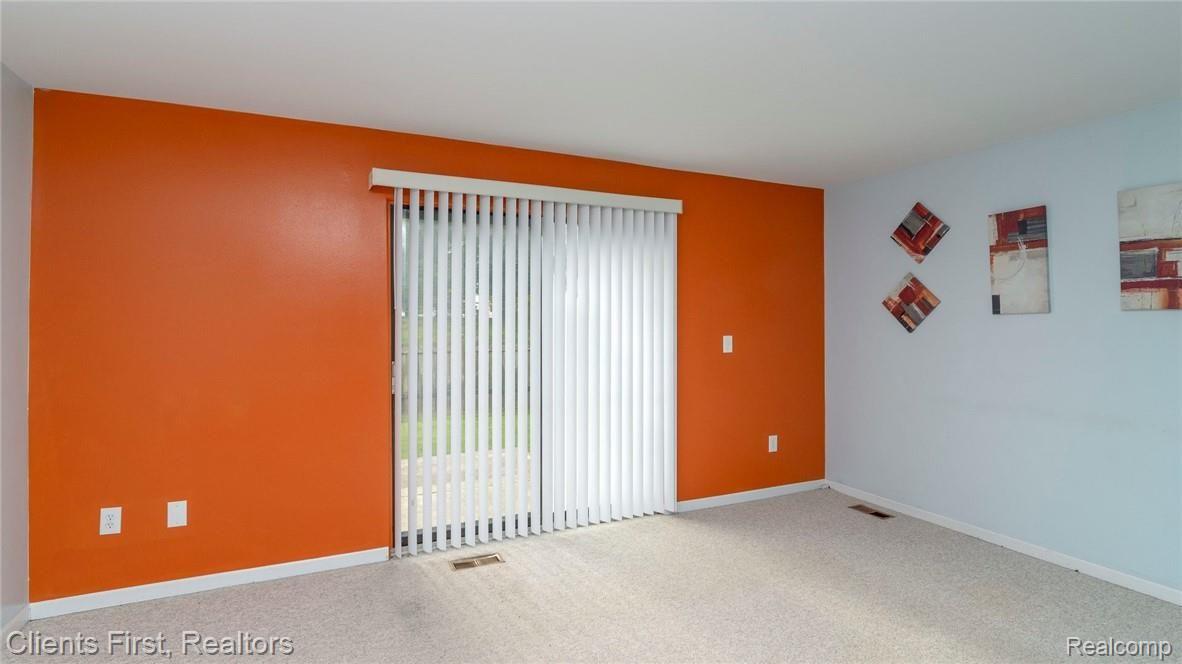 17125 Rudgate Street Southgate, MI 48195 - Photo 11 of 44 011218106134_25.jpg