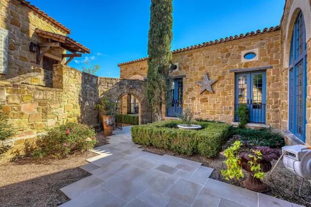 $8,500,000 | 104 La Posada Loop, Horseshoe Bay, TX 78657