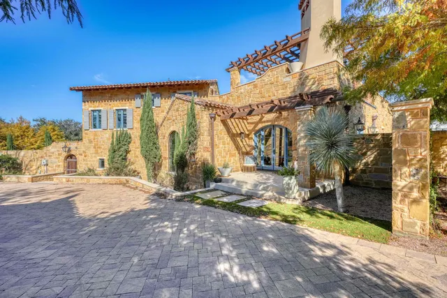 $8,500,000 | 104 La Posada Loop, Horseshoe Bay, TX 78657