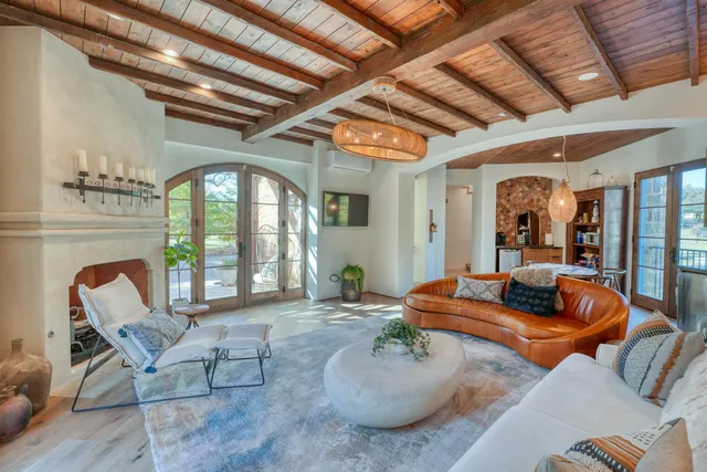 $8,500,000 | 104 La Posada Loop, Horseshoe Bay, TX 78657