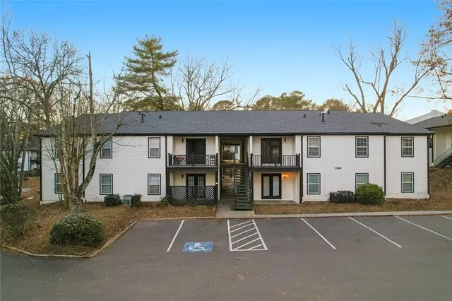$199,000 | 3599 Woodbriar Circle, Unit G, Tucker, GA 30084