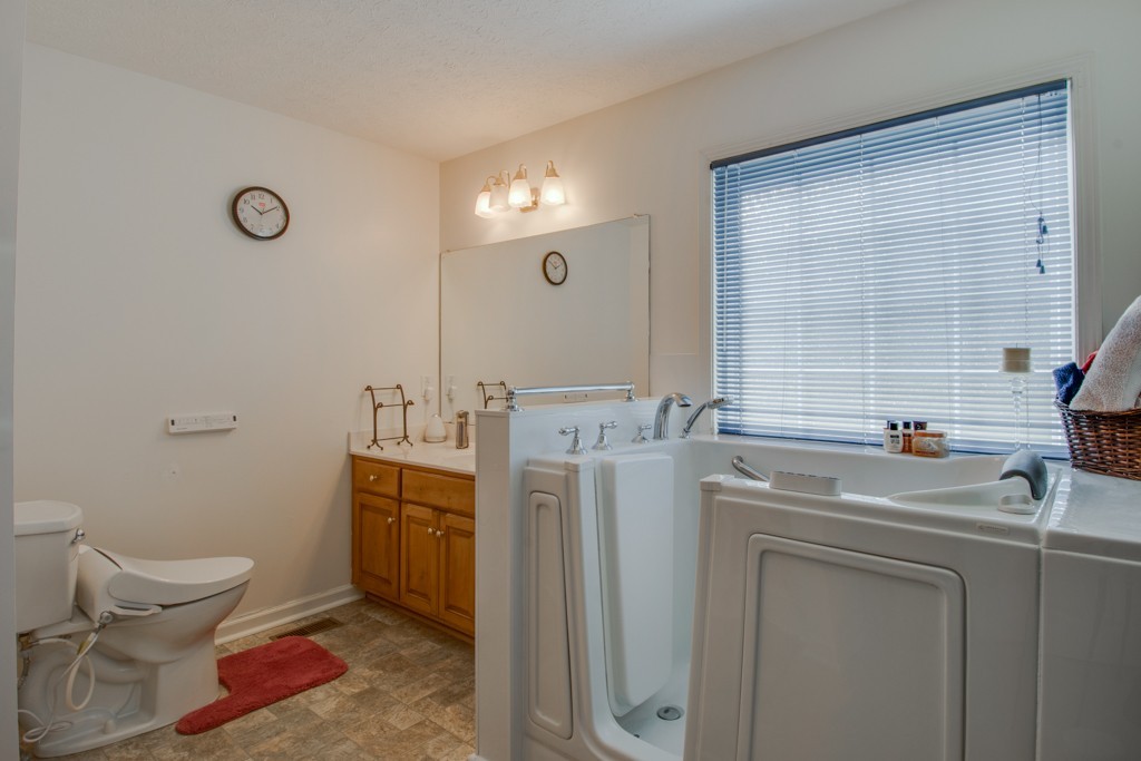 112 Foxrun Springfield, TN 37172 - Photo 13 of 25