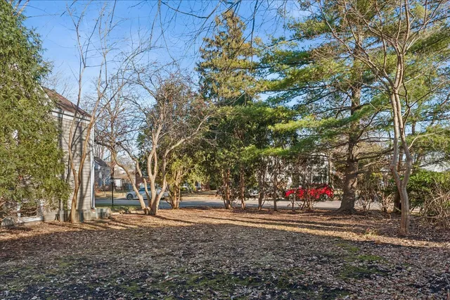 $720,000 | 100 Williamsburg Road, Evanston, IL 60203