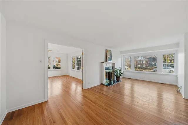 $720,000 | 100 Williamsburg Road, Evanston, IL 60203