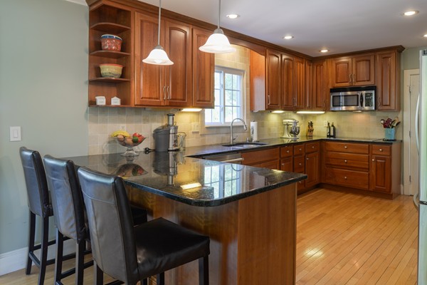 61 Alan Road Hamilton, MA 01982 - Photo 9 of 27 Gallery Image 9