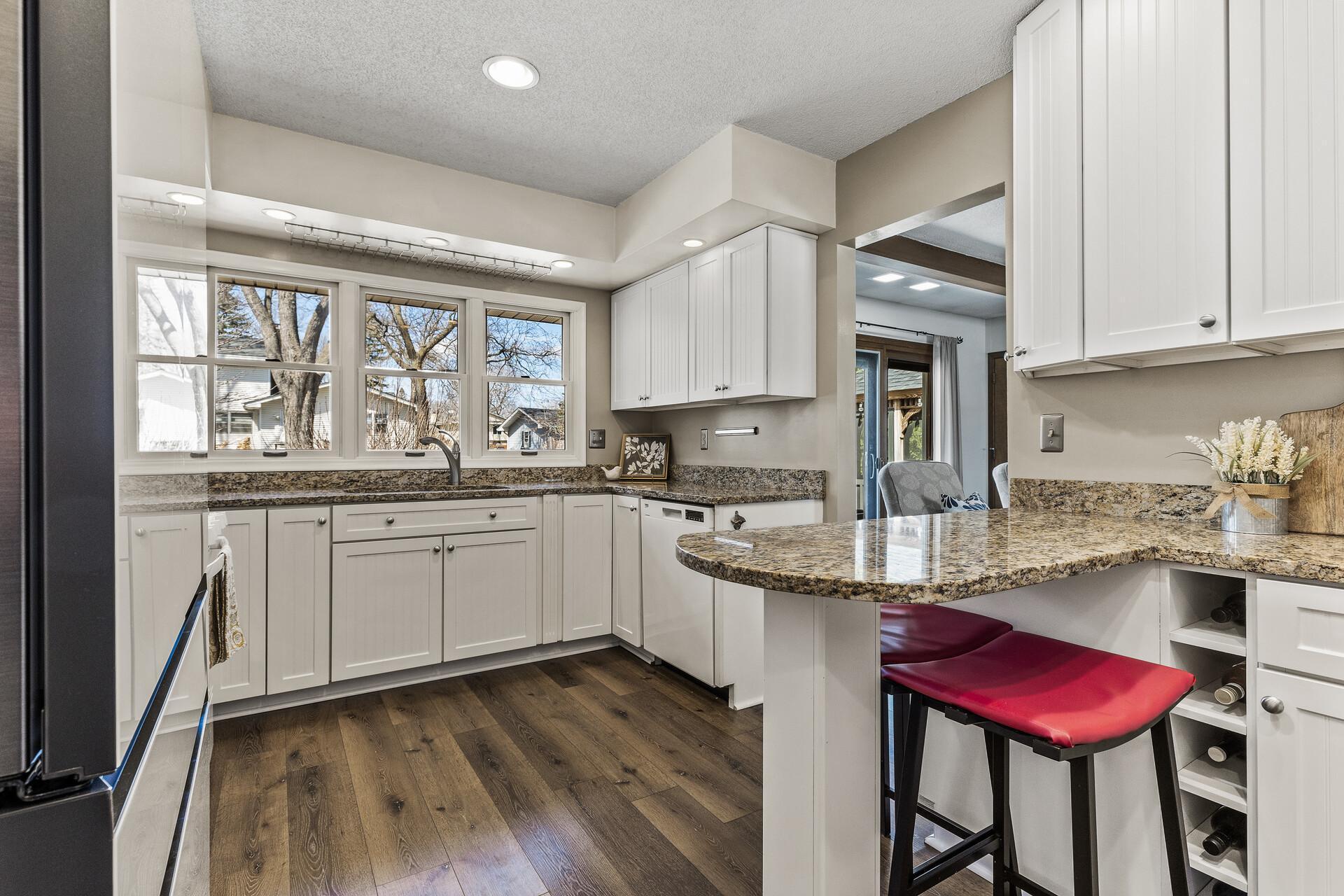 9932 Oxborough Road Bloomington, MN 55437 - Photo 12 of 50 Gallery Image 12