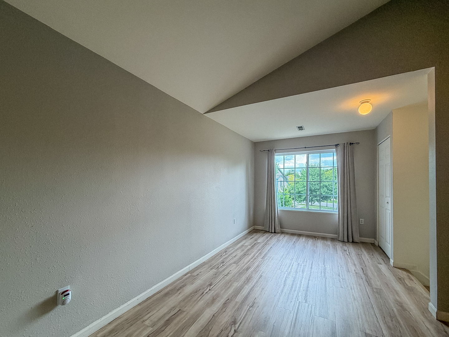 2404 Windward Boulevard, Unit 201 Champaign, IL 61821 - Photo 3 of 25