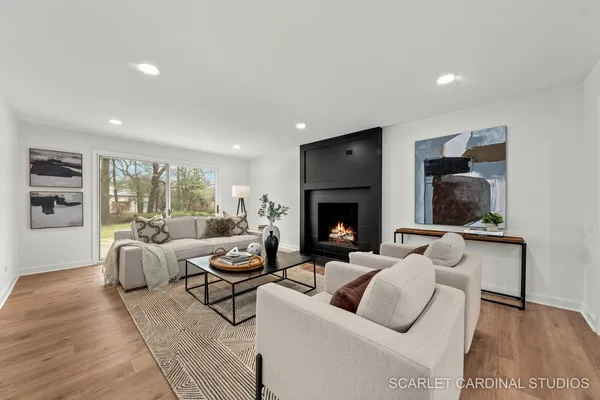 $1,600,000 | 8 Concord Drive, Oak Brook, IL 60523