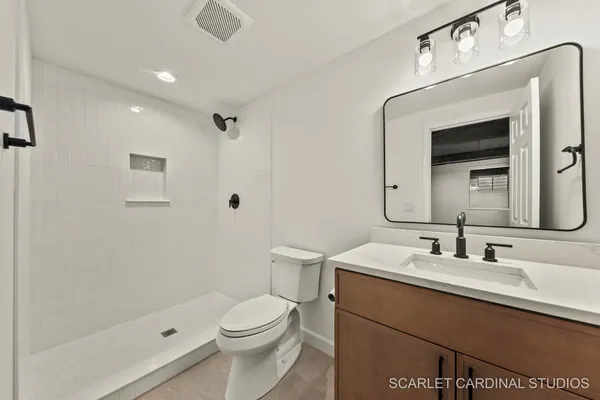$1,600,000 | 8 Concord Drive, Oak Brook, IL 60523