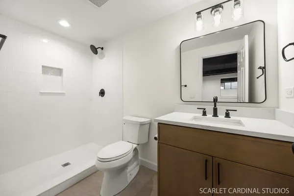 $1,600,000 | 8 Concord Drive, Oak Brook, IL 60523