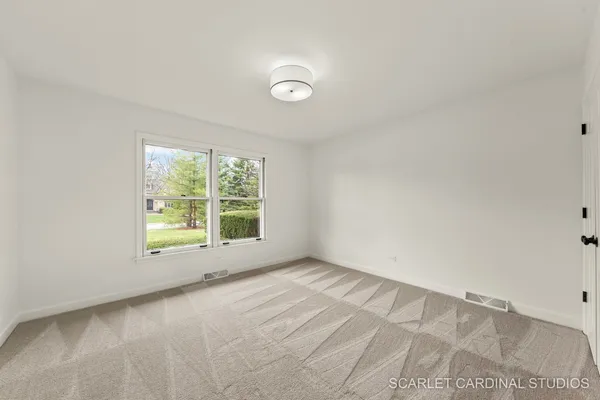 $1,600,000 | 8 Concord Drive, Oak Brook, IL 60523