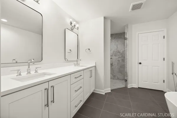 $1,600,000 | 8 Concord Drive, Oak Brook, IL 60523