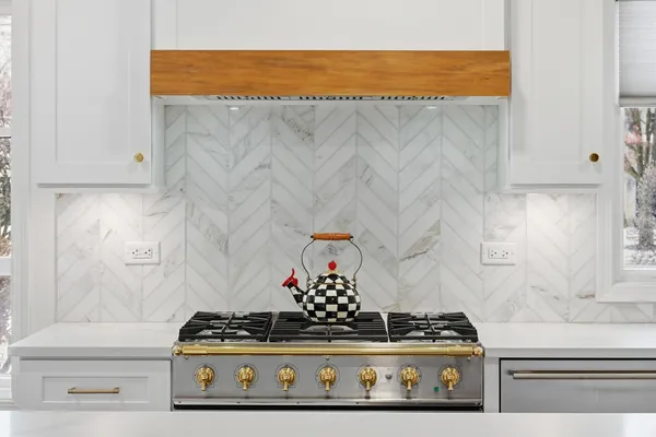 $1,600,000 | 8 Concord Drive, Oak Brook, IL 60523