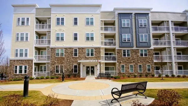 $2,900 | 130 University Avenue, Westwood, MA 02090